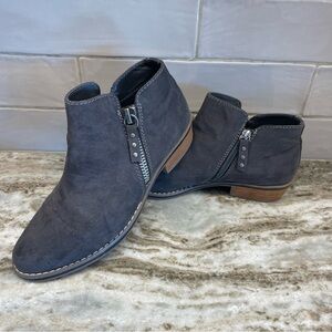 Xappeal Gray Ankle shoe/booties. Women’s size 8